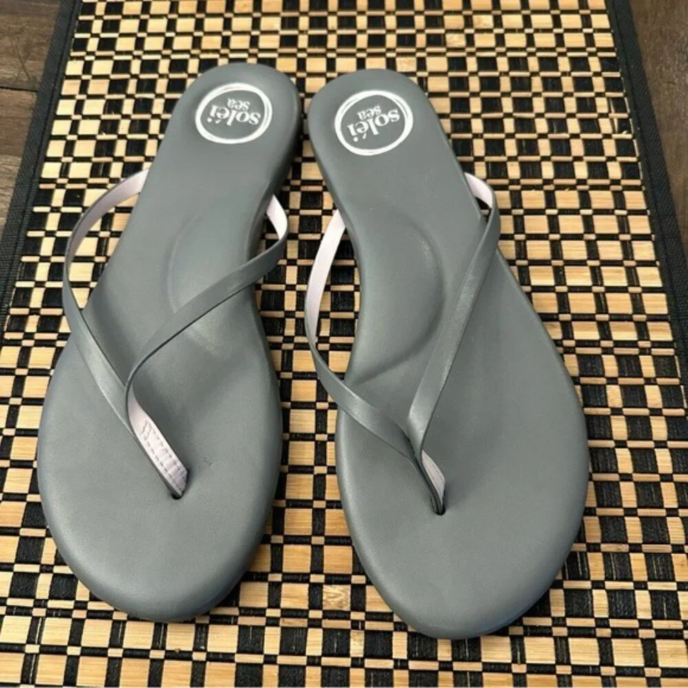 Solei Sea Women’s Grey Flip Flops — Casual Comfort Sandals Size 7
